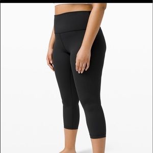 black cropped wunder under leggings